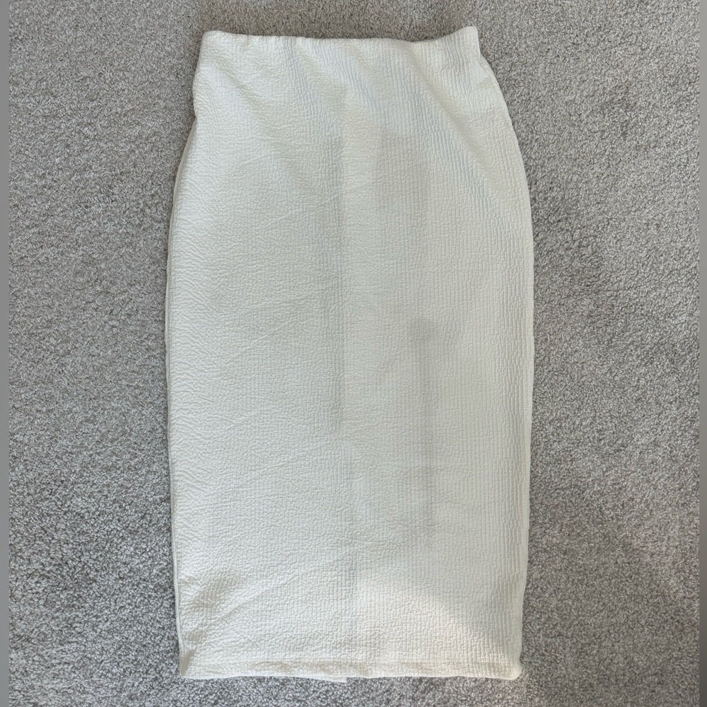 Urban Outfitters - White textured Pencil Skirt - Women’s Size S